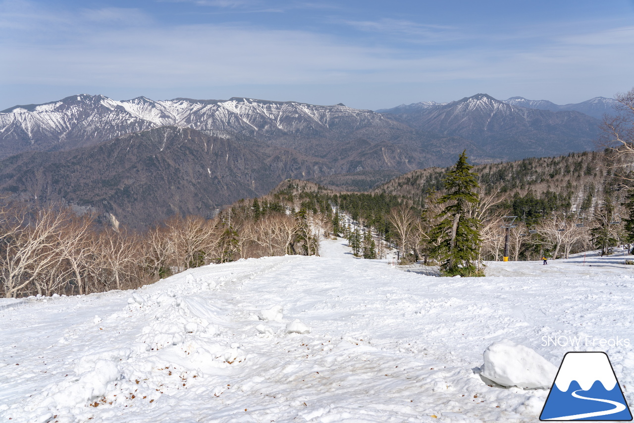 大雪山層雲峡・黒岳ロープウェイスキー場｜どんなに雪解けが早い春でも、北海道には『黒岳』があるという安心感。ありがとう、2023-2024。SNOW Freaks 今季最終レポート！